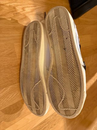 Zapatillas Nike casual blancas y negras