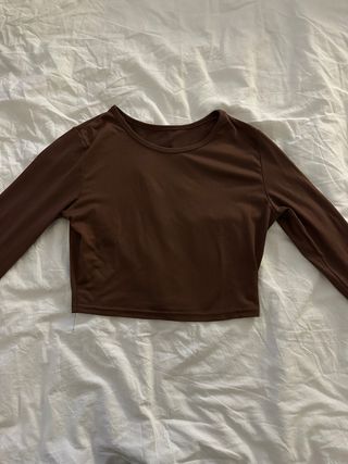 Top Shein manga larga marrón