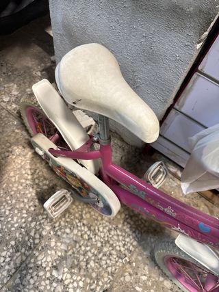 Bicicleta infantil rosa con ruedas de 12 pulgadas
