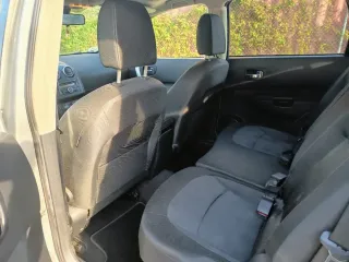 Nissan Qashqai+2 2010