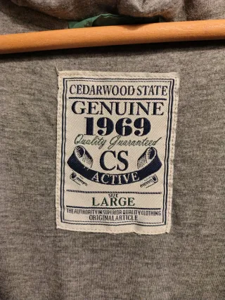 Chaqueta verde con capucha