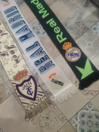 Lote 3 bufandas Real Madrid y Jaén