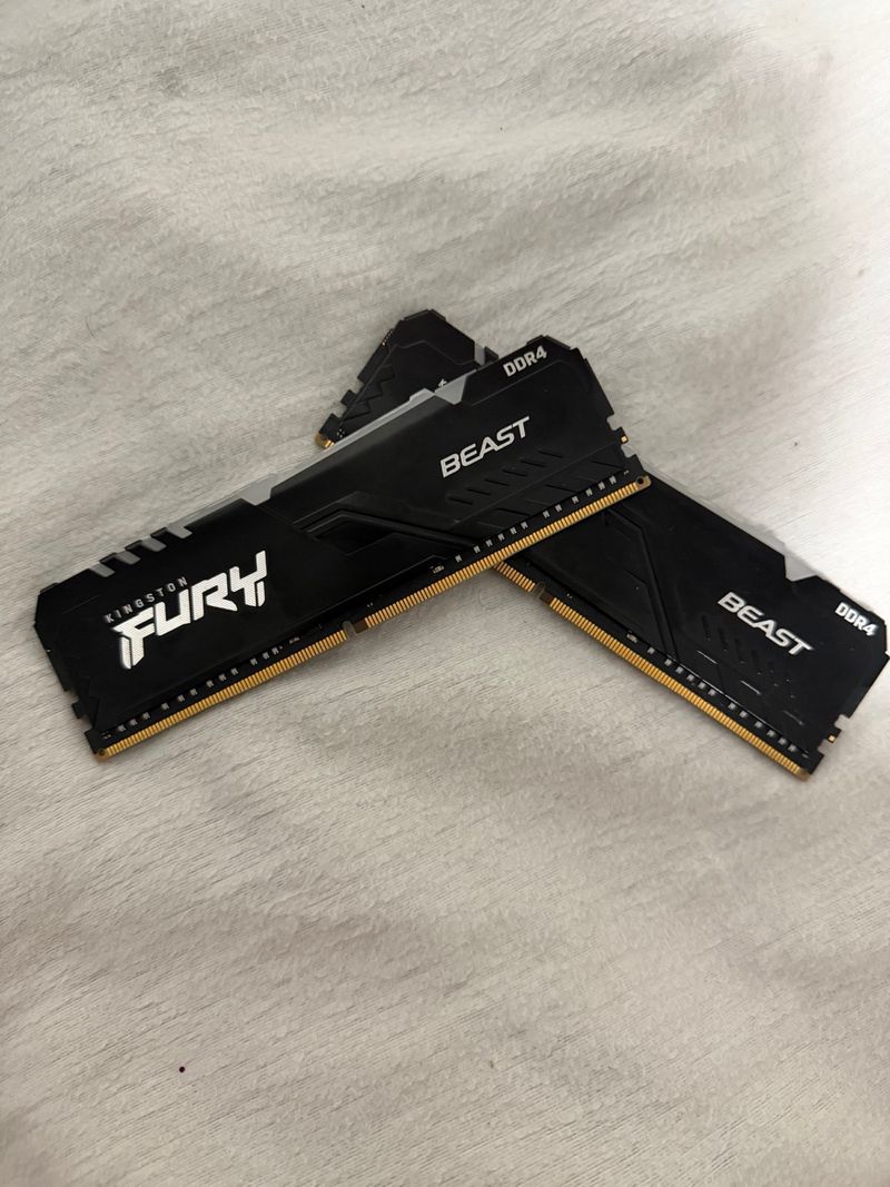 2x8GB DDR4 Kingston Fury Beast RAM