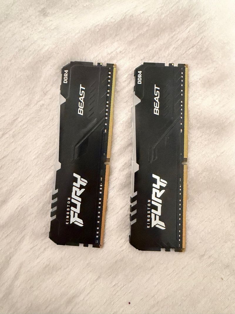 2x8GB DDR4 Kingston Fury Beast RAM afbeelding 2
