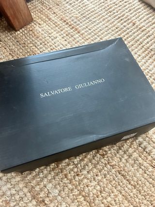 Zapatos de tacón dorados para fiesta