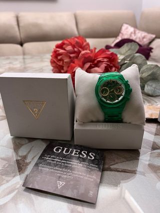 Reloj Guess Verde y Dorado