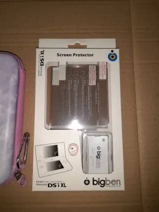 NUEVO. Funda Nintendo DSi XL+protectores pantallas