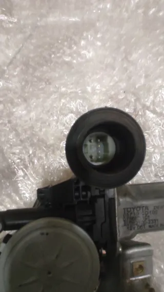 Elevalunas Puerta Delantera Derecha Toyota Auris