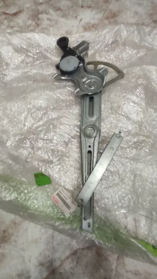 Elevalunas Puerta Delantera Derecha Toyota Auris