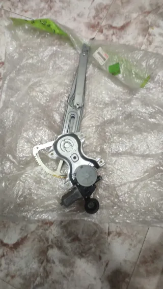 Elevalunas Puerta Delantera Derecha Toyota Auris