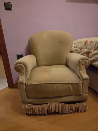 Sillón de terciopelo beige