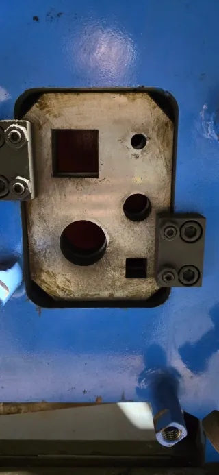 Máquina Cizalla Corta Punzona Muesca