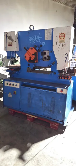 Máquina Cizalla Corta Punzona Muesca