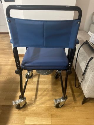 Silla de ducha con ruedas