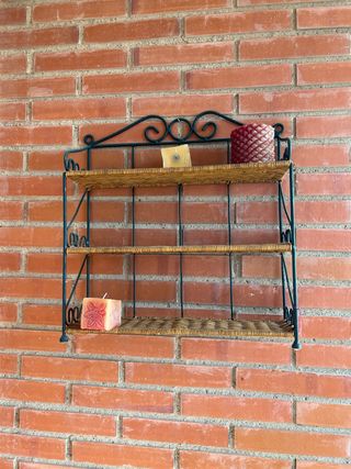 Mesa y 4 sillas exterior + estantería