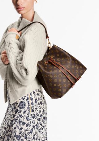 Bolso Marrón y Dorado