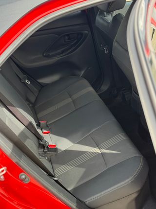 Toyota Yaris Cross Hybrid AWD-i 4x4 Adventure ECO