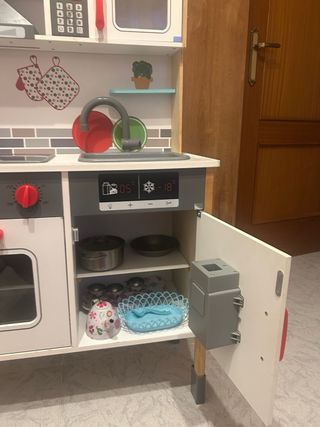 Cocinita de madera para niños