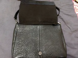 Bolso PIEL negro tachuelas