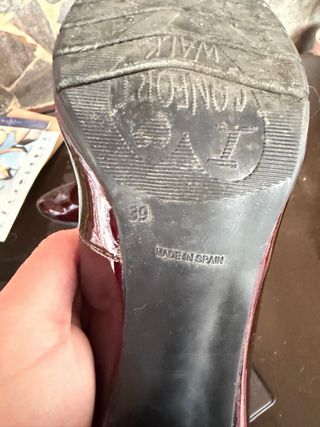 Zapatos tacón rojos charol