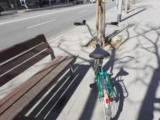 Bicicleta BH verde plegable