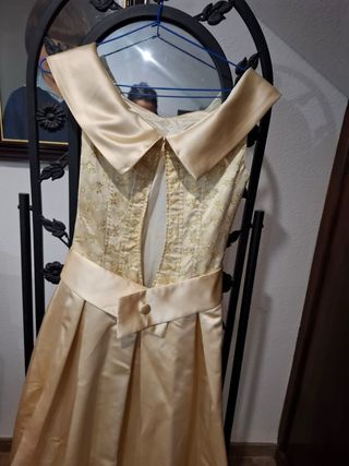 Vestido de fiesta beige y dorado