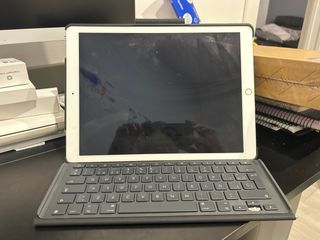 iPad Pro 1ª Gen + Smart Keyboard (Piezas)