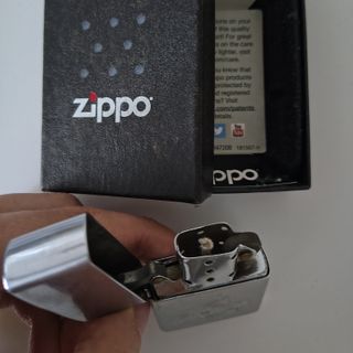Encendedor Zippo Clásico Moto (2001)