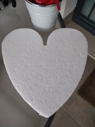 Osito de peluche rojo con corazón