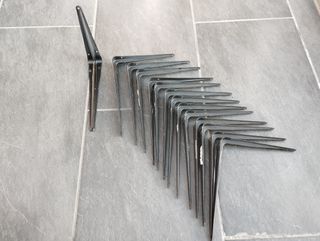 Escuadras metálicas para estanterías (Pack 14)