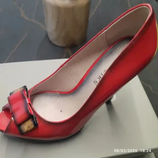 Zapatos de tacón Café Noir acharolados