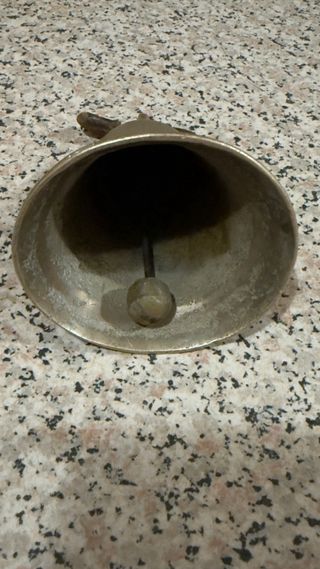 Cencerro de latón vintage de siglo XIIIX