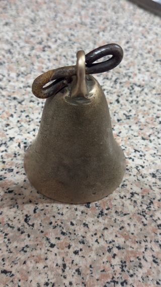 Cencerro de latón vintage de siglo XIIIX