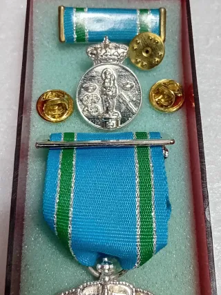 Medalla Guardia Civil, Pin y Pasador 2013.Completo