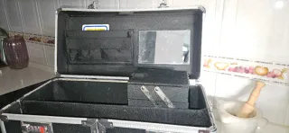 Maletín organizador negro y plateado