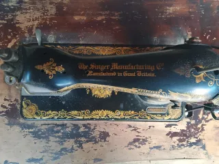 Máquina de coser Singer antigua