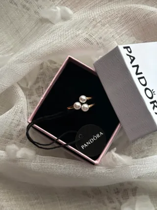 Anillo Pandora dorado Triple Perla