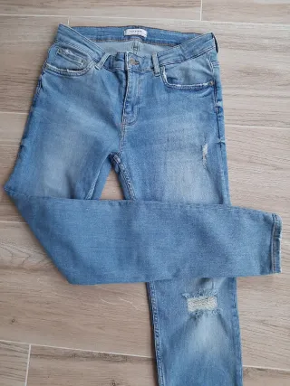 Pantalón vaquero Mujer Push Up Talla L. Zara