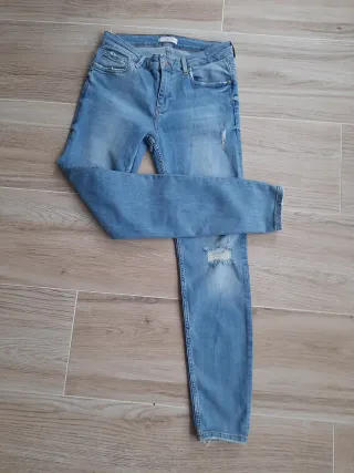 Pantalón vaquero Mujer Push Up Talla L. Zara