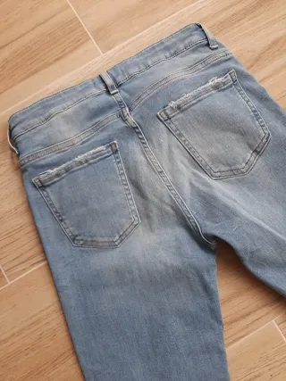 Pantalón vaquero Mujer Push Up Talla L. Zara