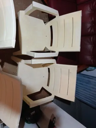 4 sillas de exterior de plástico blancas