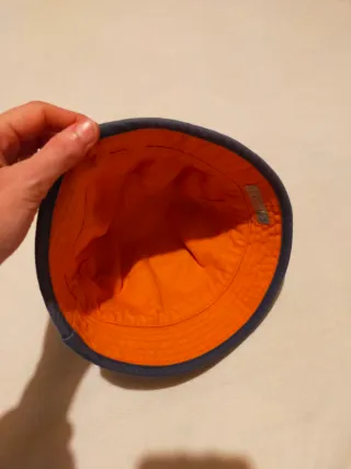 Sombrero infantil tipo pescador reversible