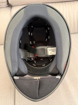 Casco AGV Negro y Rojo