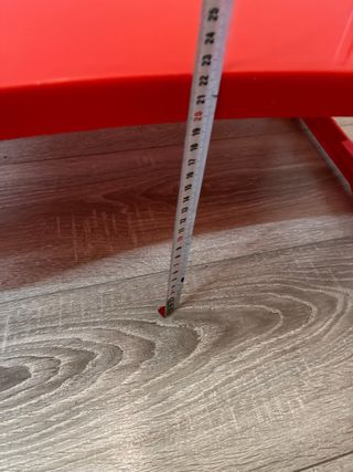 Bandeja roja de plástico