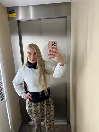 Me llamo Vanessa, y ofrezco trabajo por horas,