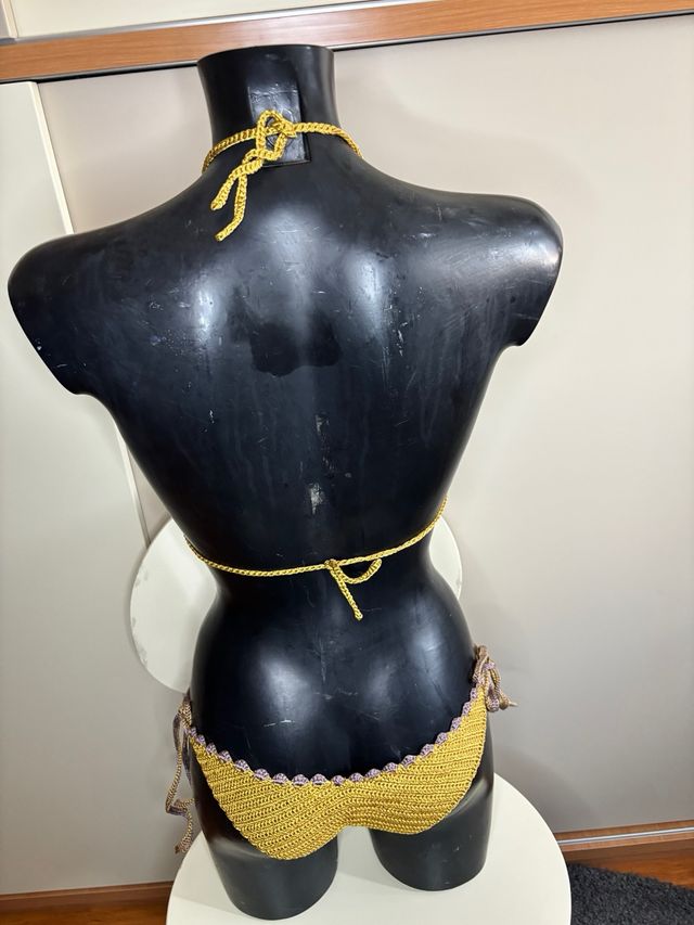 Bikini uncinetto oro e viola taglia unica