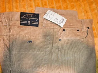 Pantalones pana Thomas Burberry Talla 48 Beige