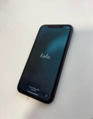 iPhone 11 128 GB Negro (revisado SAT) + 4 fundas
