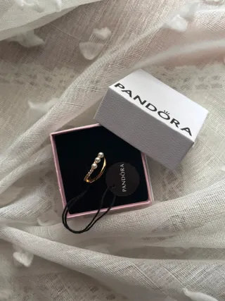 Anillo Pandora Curvo y Perlas