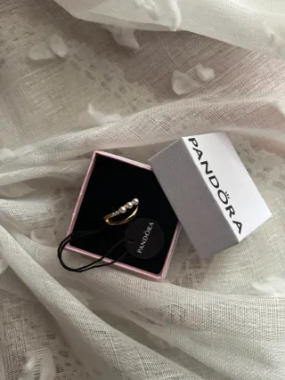 Anillo Pandora Curvo y Perlas